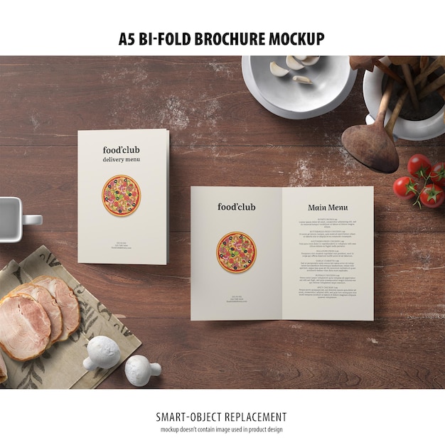 Mockup di brochure ripiegabile in formato A5 verticale