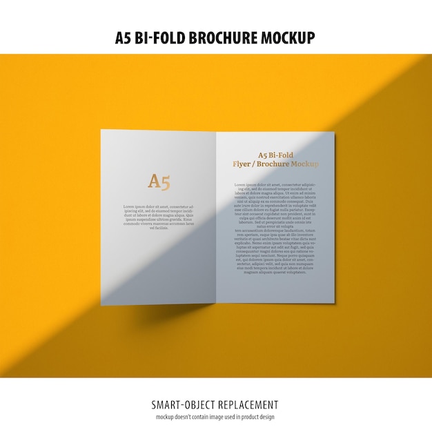 Mockup di brochure ripiegabile in formato A5 verticale