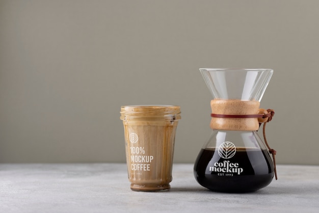 Mockup di caffè ghiacciato di natura morta