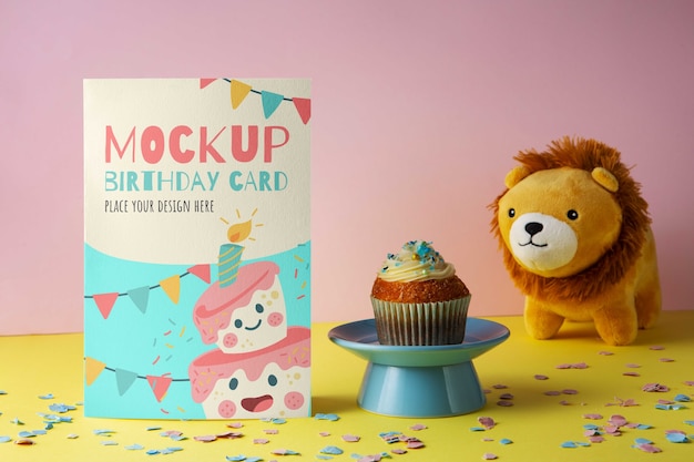 Mockup di carta di compleanno con torta