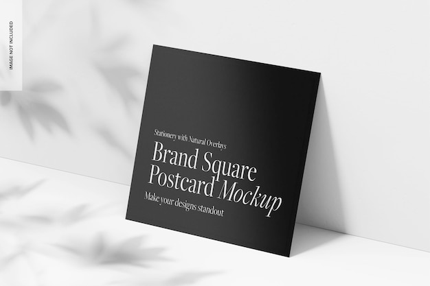 Mockup di cartolina quadrata di marca, inclinata
