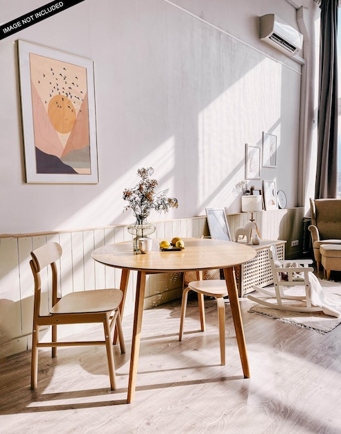 Mockup di cornice a parete con tavolo da tè e sedia