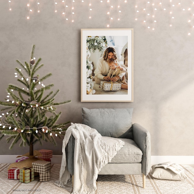 Mockup di cornice per poster con albero di Natale