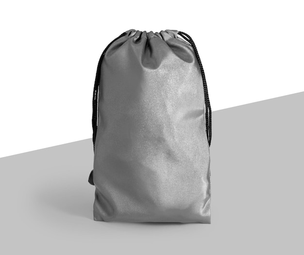 Mockup di custodia con coulisse color argento isolato su sfondo bianco