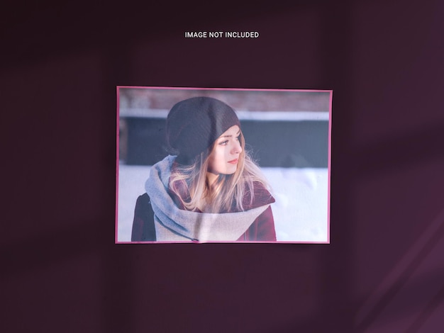 Mockup di effetto cornice per foto in carta incollata realistico