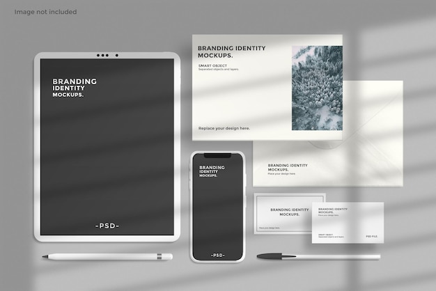 Mockup di identità del marchio con i dispositivi