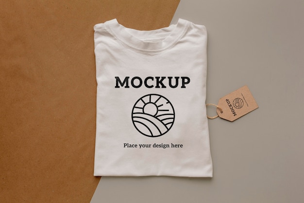 Mockup di imballaggio per t-shirt ecologica