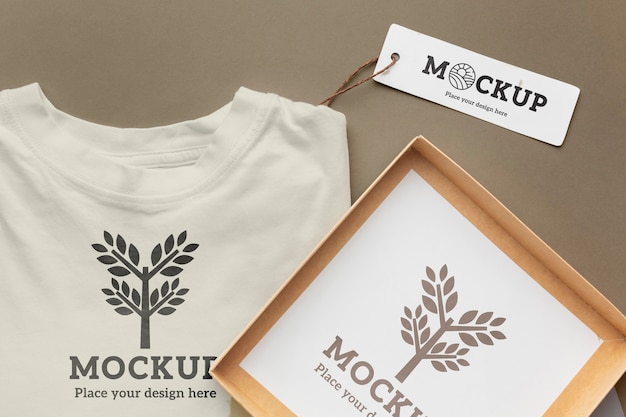 Mockup di imballaggio per t-shirt ecologica