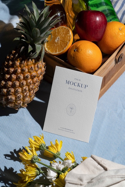 Mockup di invito estivo con ingredienti