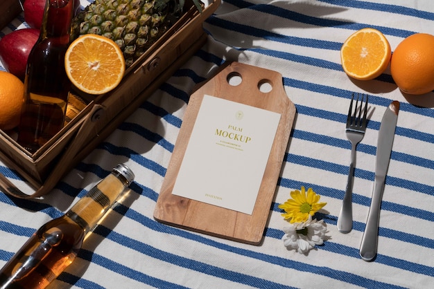 Mockup di invito estivo con ingredienti