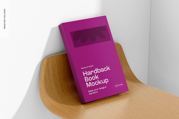 Mockup di libro con copertina rigida, appoggiato