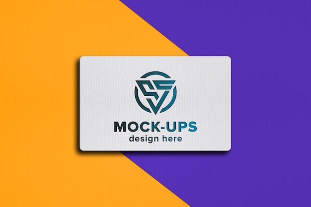 Mockup di logo su carta cartone