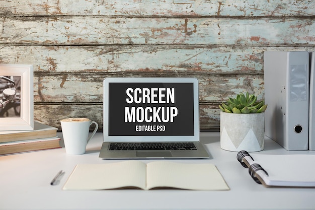 Mockup di Photoshop per lo schermo del laptop