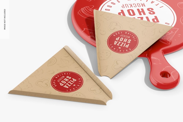 Mockup di piatti di carta per fetta di pizza appoggiato
