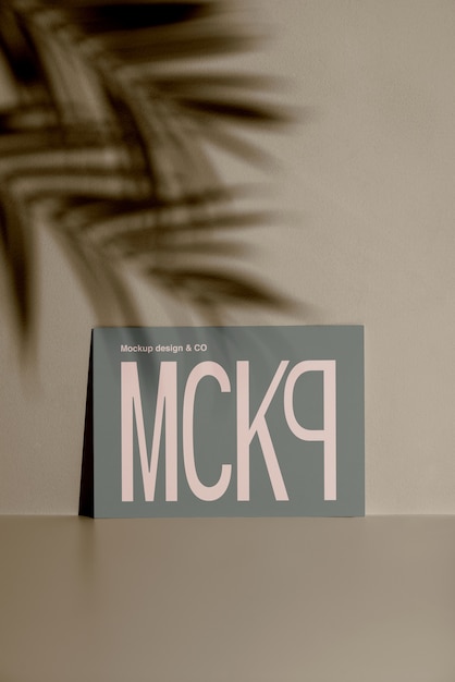 Mockup di poster di studio di carta