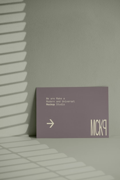 Mockup di poster di studio di carta