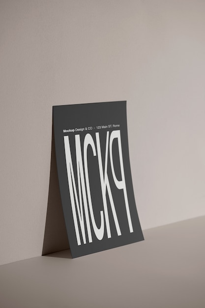 Mockup di poster di studio di carta