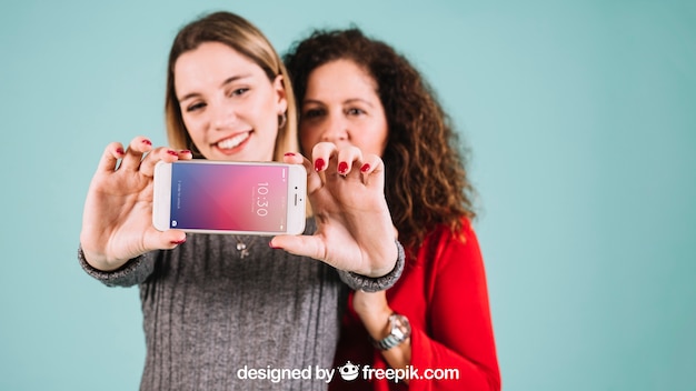 Mockup di smartphone per la festa della mamma