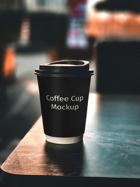 Mockup di tazza di caffè nero di 9ttwenty