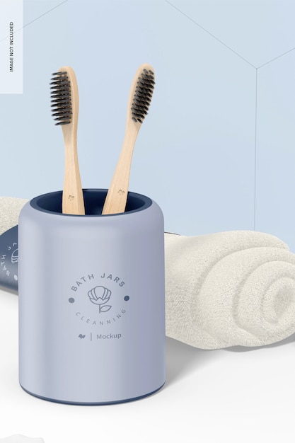 Mockup di tazza multiuso, con spazzolini da denti