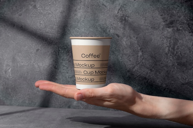 Mockup di tazza usa e getta da asporto