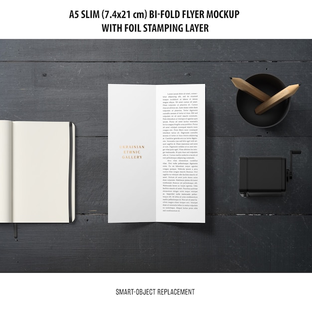 Mockup di volantino pieghevole pieghevole A5