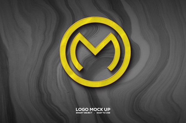 PSD mockup do logotipo em ouro em fundo líquido