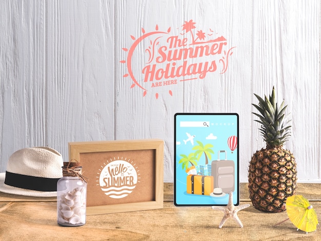 Mockup editable de tableta con elementos de verano