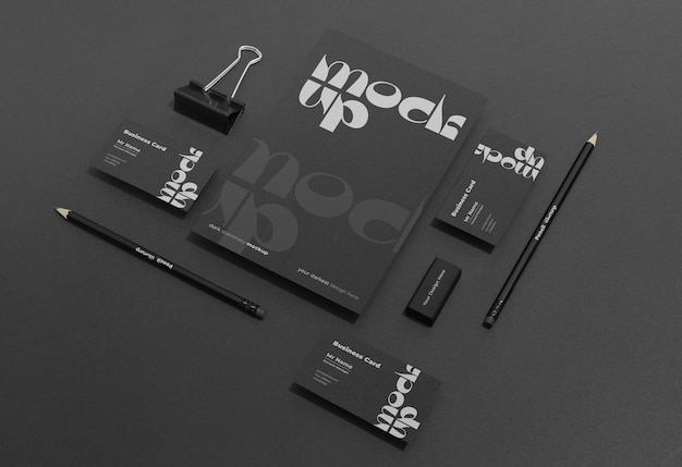 Mockup eines dunklen Schreibwaren-Sets