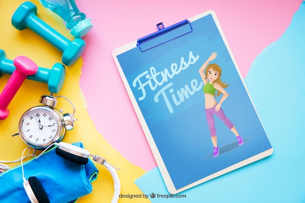 PSD mockup de fitness con portapapeles a la derecha