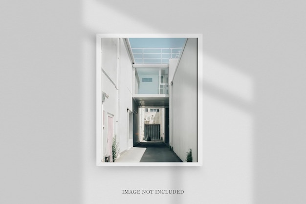 Mockup fotografico con cornice minimalista