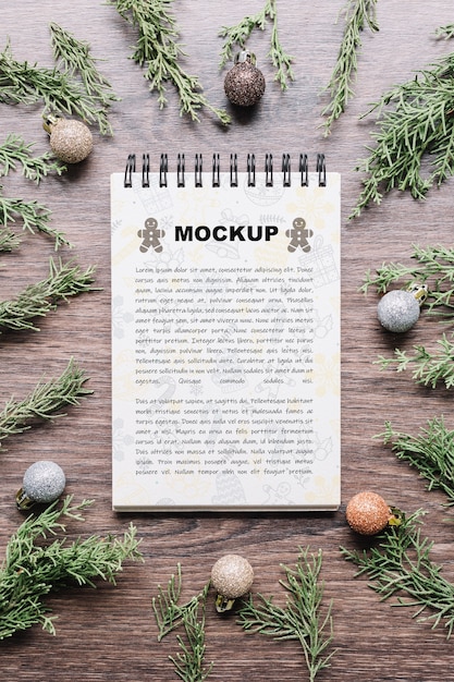 PSD mockup de libreta con concepto de navidad