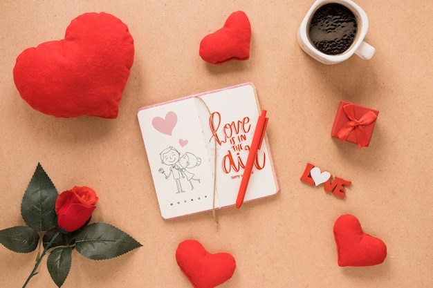 PSD mockup de libreta para san valentin