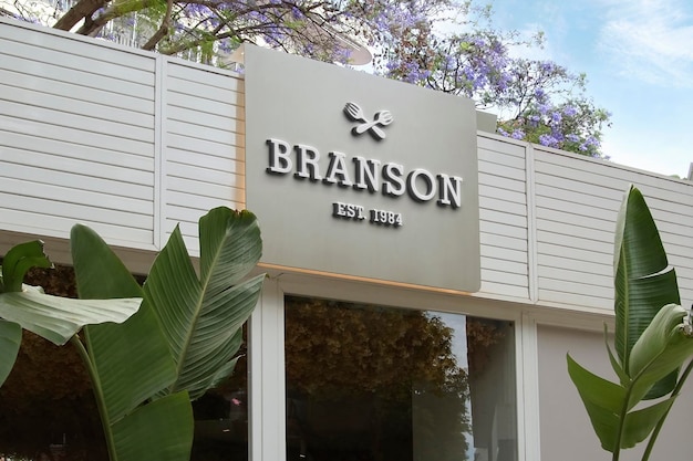 Mockup Logo 3D Sign Edificio del ristorante con piante