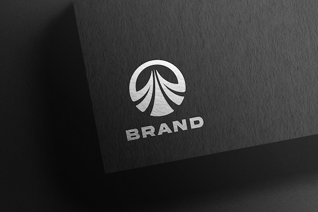 mockup logo argento su carta nera