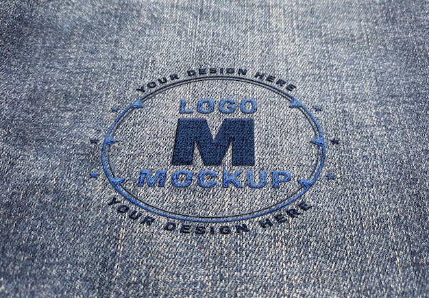 Mockup logo cucito sulla trama del tessuto denim