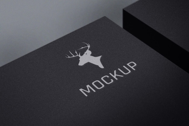 Mockup logo di lusso su scatola nera