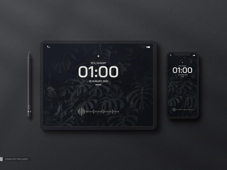 Mockup moderno di tablet e telefono con penna