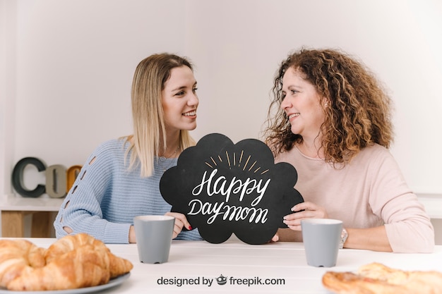 PSD mockup de pizarra para el día de la madre con desayuno