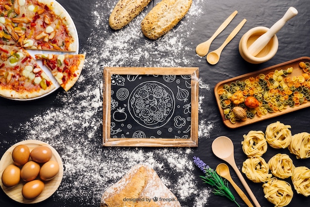 PSD mockup de pizarra con diseño de pizza