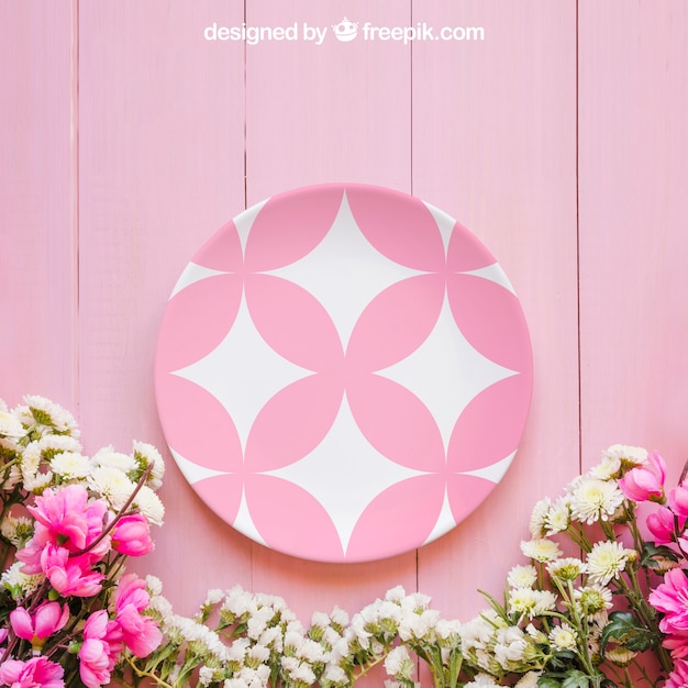 PSD mockup de primavera con plato rosa