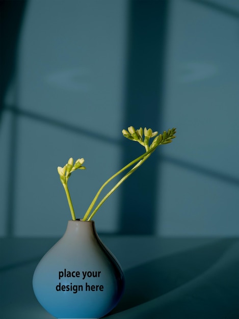 Mockup PSD di un vaso di fiori bianchi per un elegante marchio floreale e interno