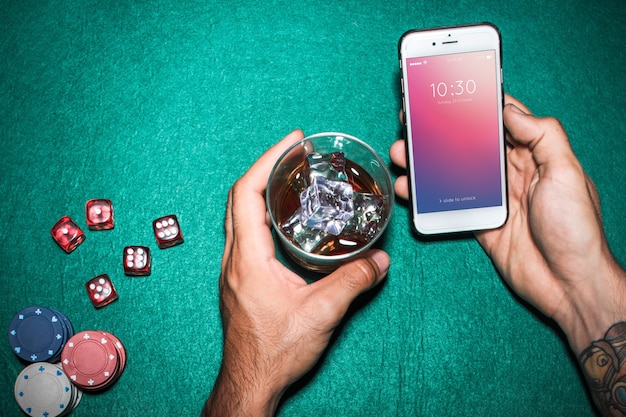 PSD mockup de smartphone con concepto de casino