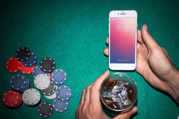 Mockup de smartphone con concepto de casino