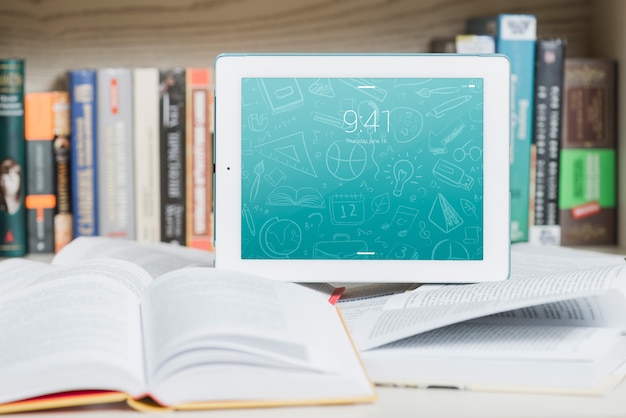 Mockup de tablet o ebook reader con concepto de literatura