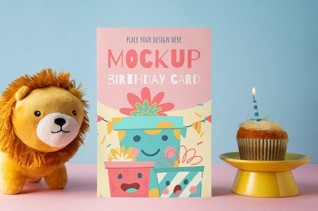 PSD mockup de tarjeta de cumpleaños con pastel