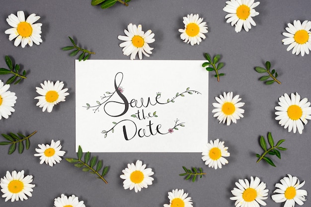 Mockup de tarjeta con flores