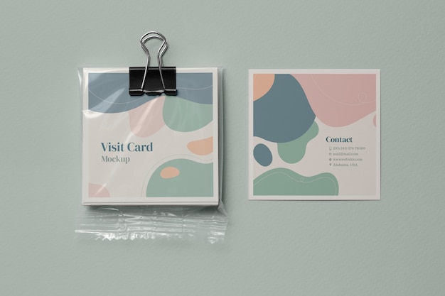 Mockup de tarjeta de visita con bolsa de plástico