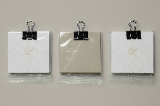 PSD mockup de tarjeta de visita con bolsa de plástico