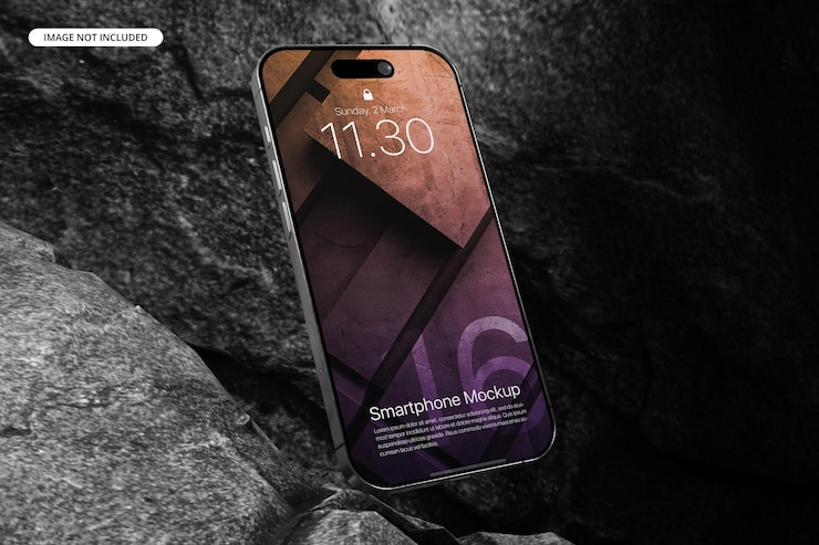 Mockup de teléfono inteligente en las rocas